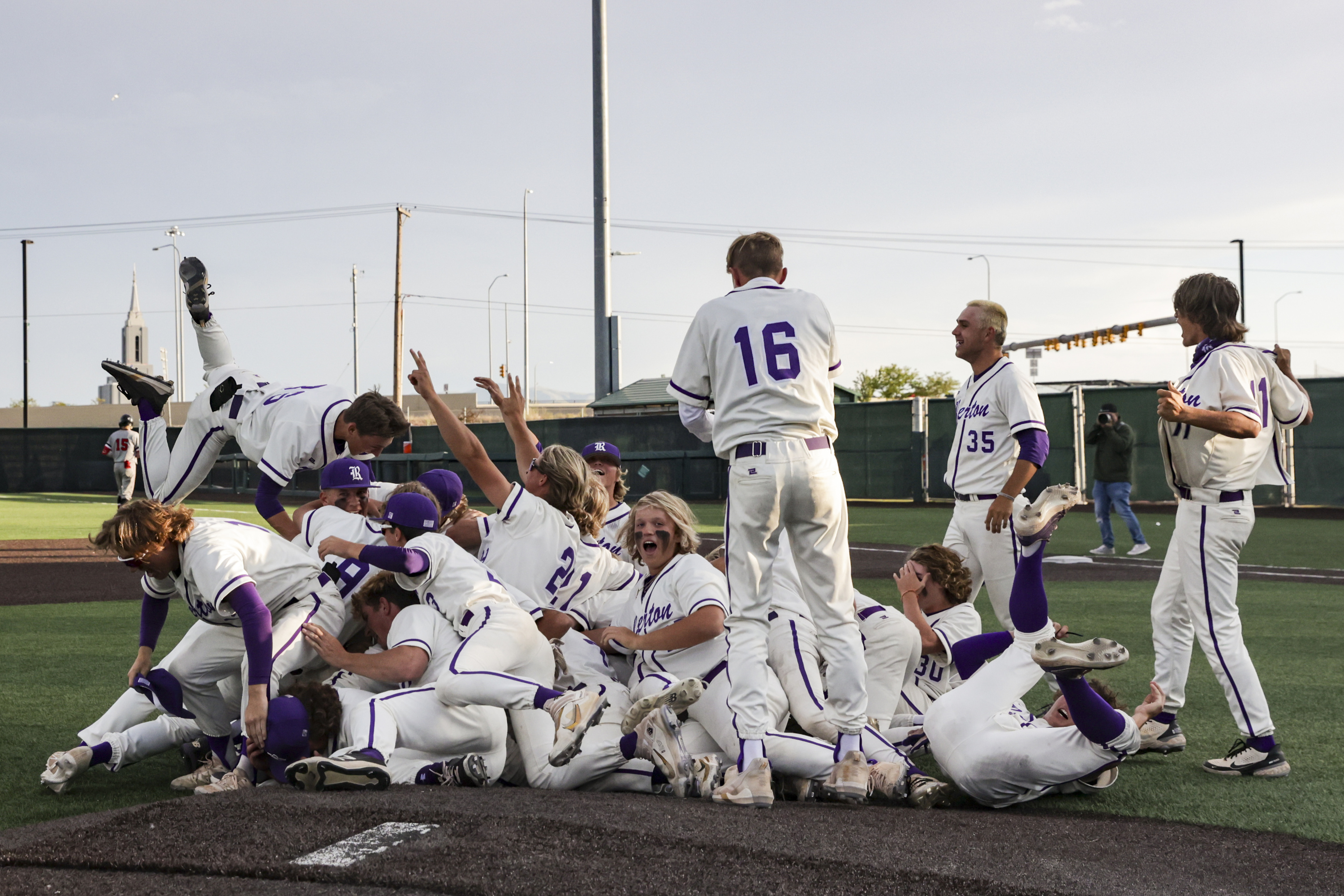 'Who needs region?' Riverton downs American Fork for 6A state championship