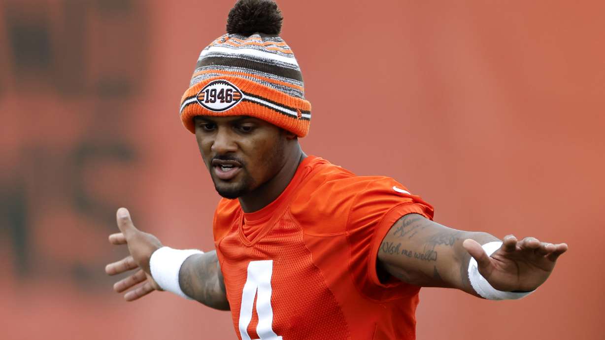 Cleveland Browns quarterback Deshaun Watson takes part in drills at the NFL football team's practice facility Tuesday, June 14, 2022, in Berea, Ohio.