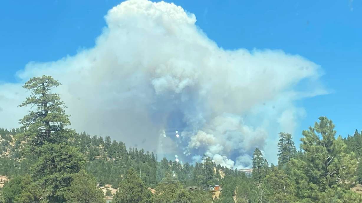 A mountain community in Kanab was asked to evacuate Tuesday due to Left Fork Fire that has burned over 4,000 acres, they will be allowed to return to their homes on Saturday morning.