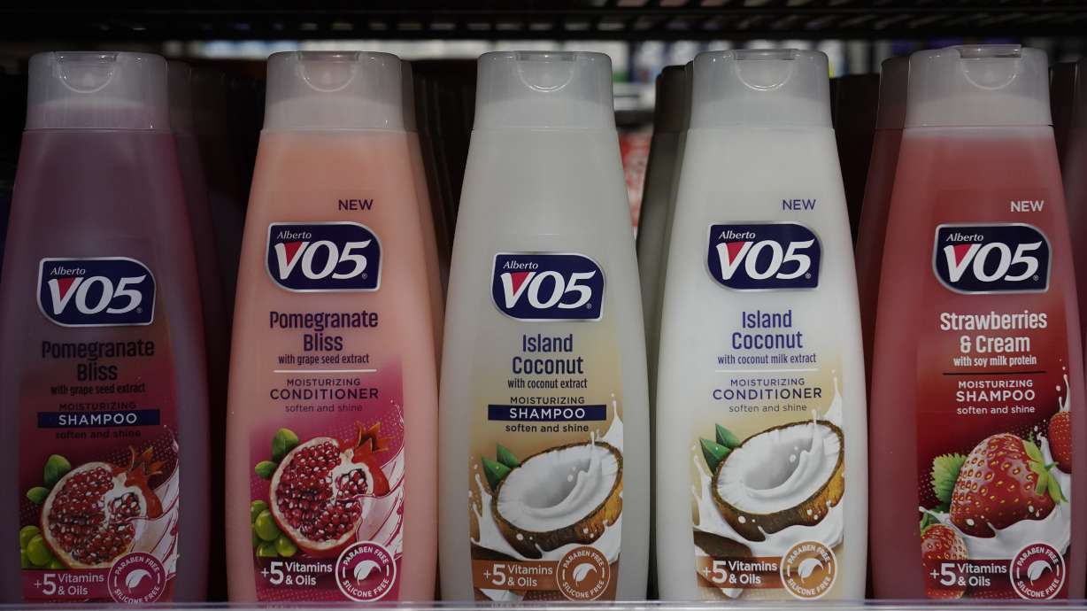 Plastic bottles of shampoo are displayed at Compton's Market in Sacramento, Calif., June 17. California lawmakers approved a measure on Thursday requiring companies selling plastics used for single-use products like eating utensils, food containers and shampoo bottles to cut down their use of the polluting product by 25% if they want to continue selling in California starting the next decade.