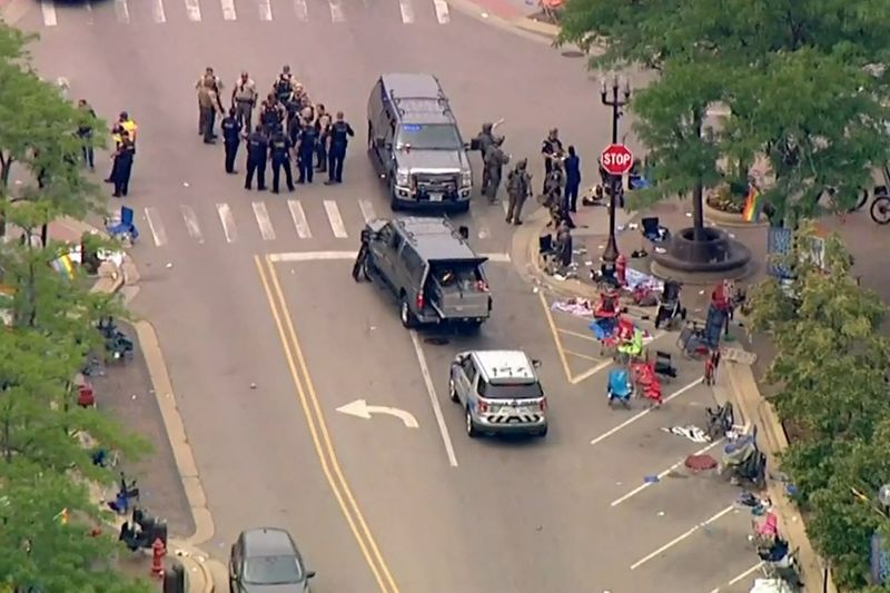 Rooftop shooter kills 6 at July 4 parade in Chicago suburb of Highland Park - Vimarsana News