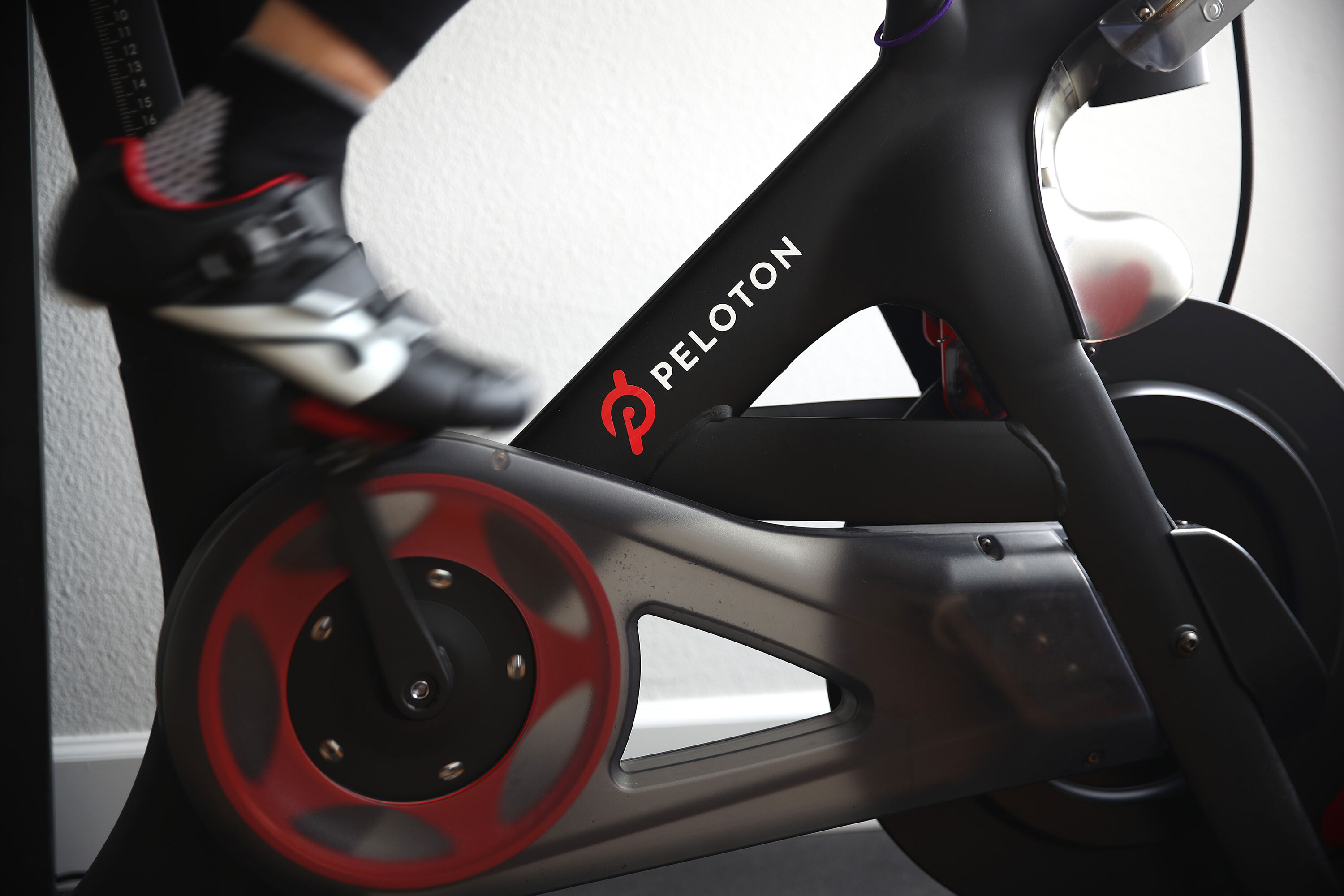 Peloton will stop making its own bikes and treadmills, a drastic change for the struggling company aimed at cutting costs and ensuring its ability to remain afloat.