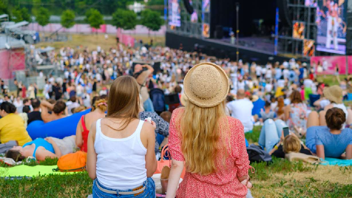 7 tips to make the most out of outdoor summer concerts