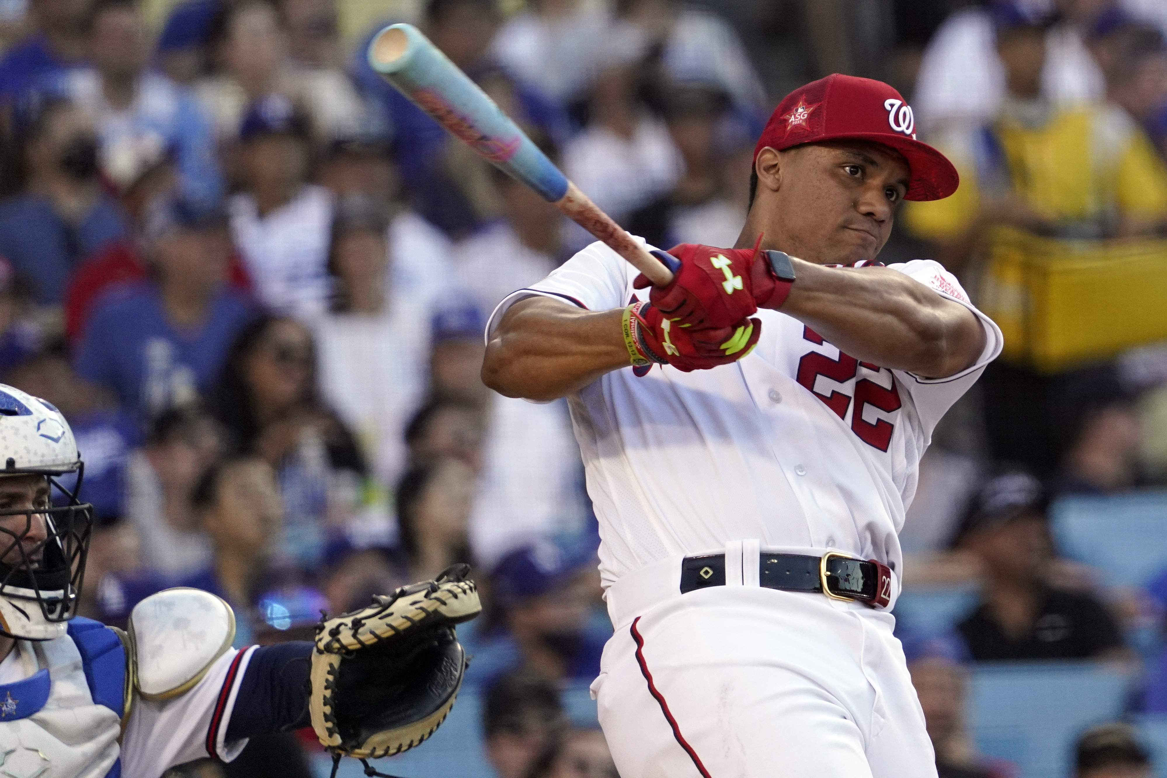 National League's Juan Soto, of the Washington Nationals, bats during the MLB All-Star baseball Home Run Derby, Monday, July 18, 2022, in Los Angeles. 