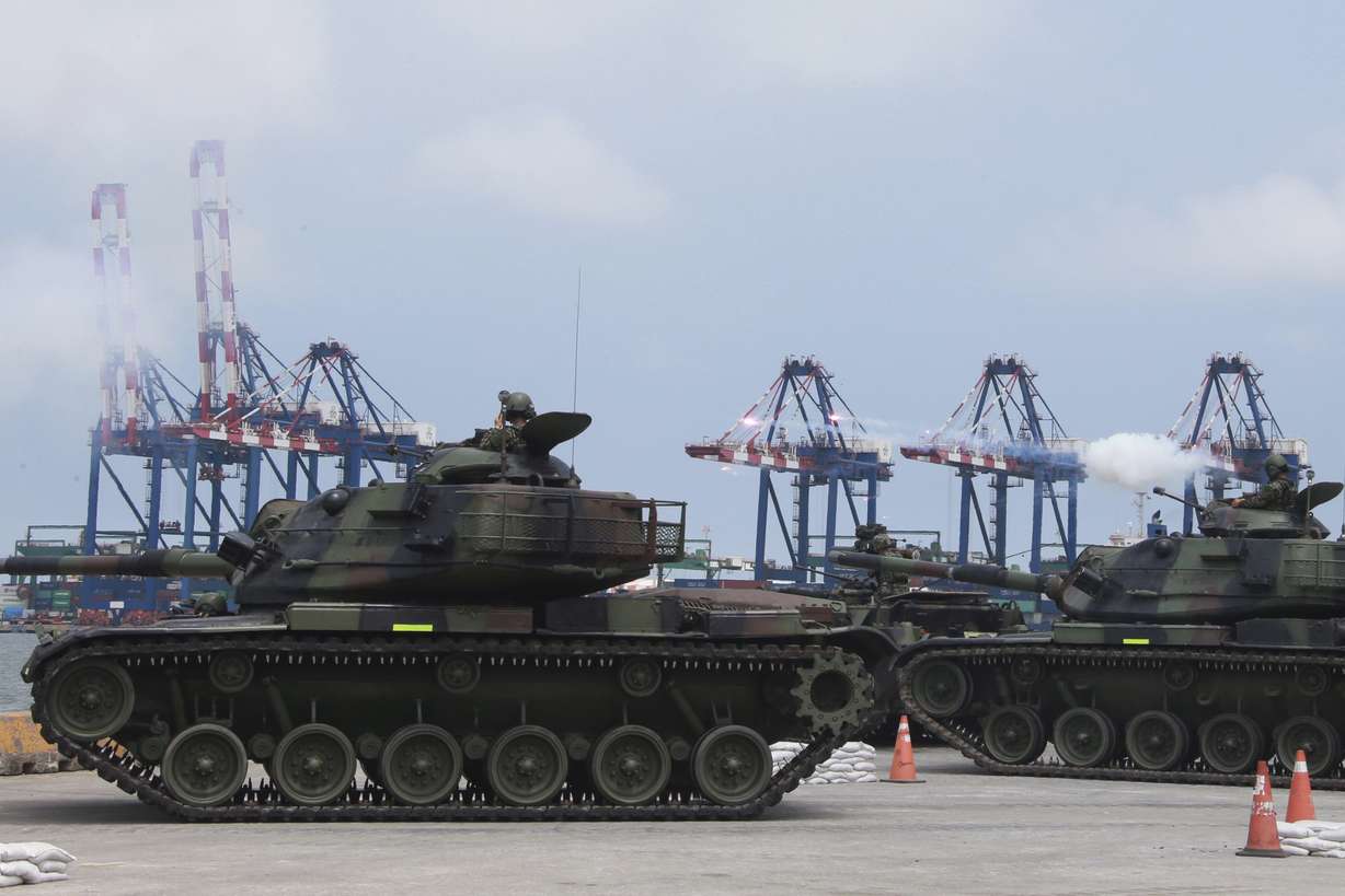 Taiwan military forces conduct anti-landing drills during the annual Han Kuang military exercises near New Taipei City in Taiwan on Wednesday.