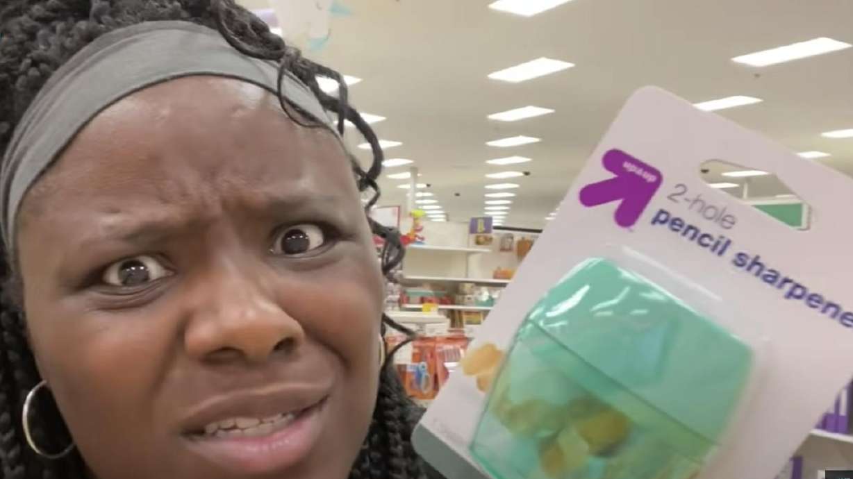 The school year is just around the corner. Before you go shopping for school supplies, check out this teacher's helpful (and often hilarious) do's and don'ts of school supply shopping.