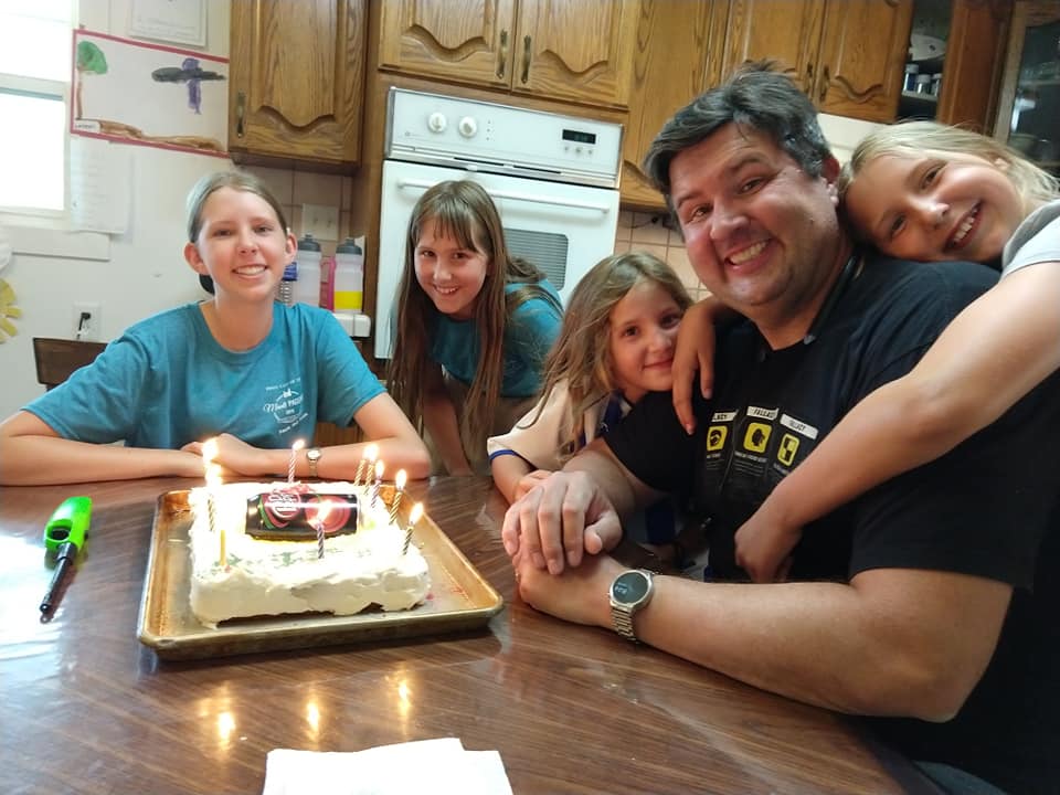 Utah father of 5 killed in fiery crash before 25th anniversary - Vimarsana News