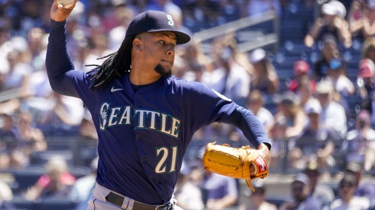 Seattle Mariners starting pitcher Luis Castillo delivers against the New York Yankees in the first inning of a baseball game, Wednesday, Aug. 3, 2022, in New York.