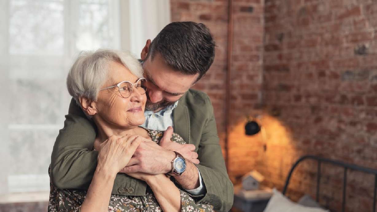 4 tips to keep your financial plan on track when financially supporting loved ones