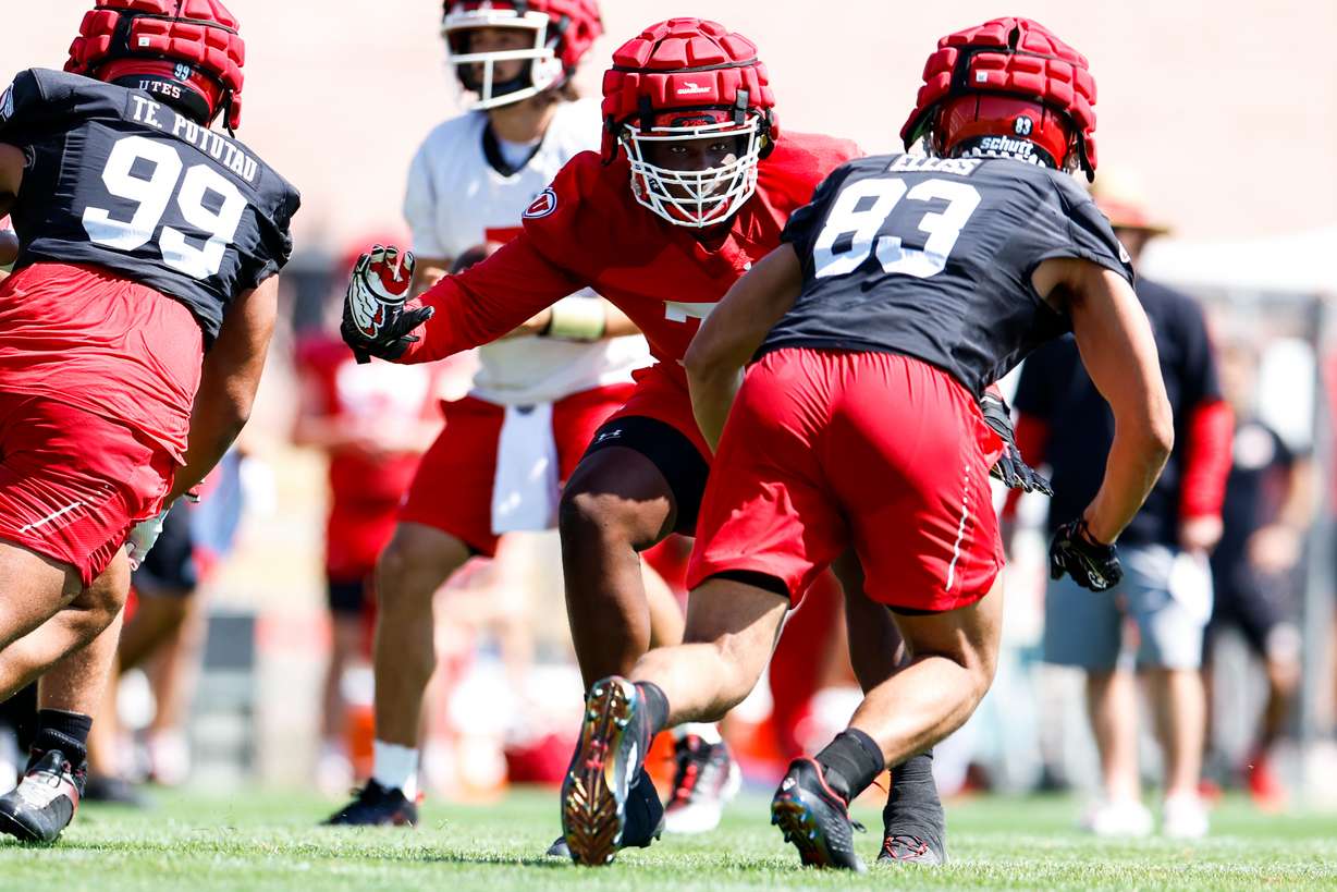 Sophomore defensive end Jonah Elliss rushes the offensive line during Utah's first day of fall camp practices in Salt Lake City on Aug. 3, 2022.