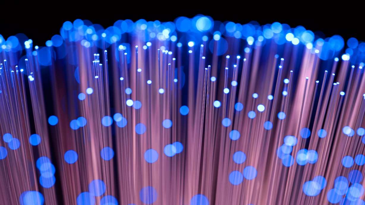Corning announced plans on Tuesday to build a new optical cable manufacturing plant in Arizona as the U.S. government moves to award $42 billion to expand broadband to millions of unserved Americans.