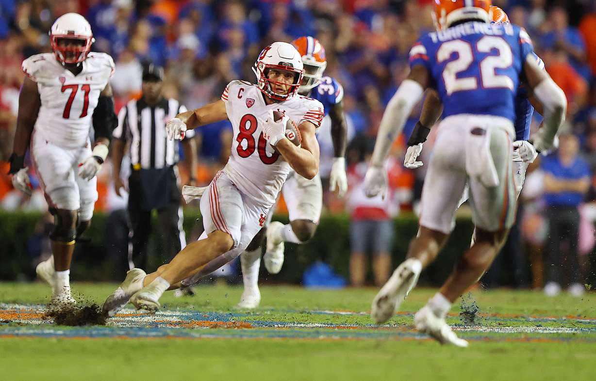 Utah Utes tight end Brant Kuithe (80) makes a cut during a pass play as Utah and Florida play in Gainesville, Fla., on Saturday, Sept. 3, 2022. Florida won 29-26.