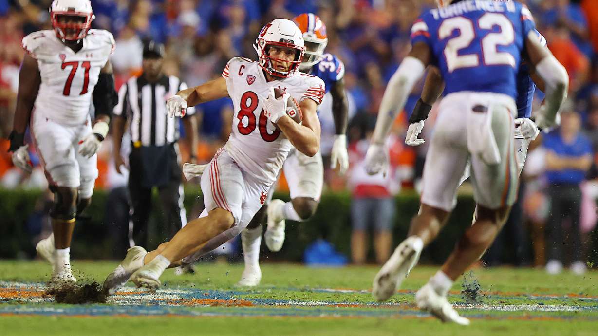 Utah Utes tight end Brant Kuithe (80) makes a cut during a pass play as Utah and Florida play in Gainesville, Fla., on Saturday, Sept. 3, 2022. Florida won 29-26.