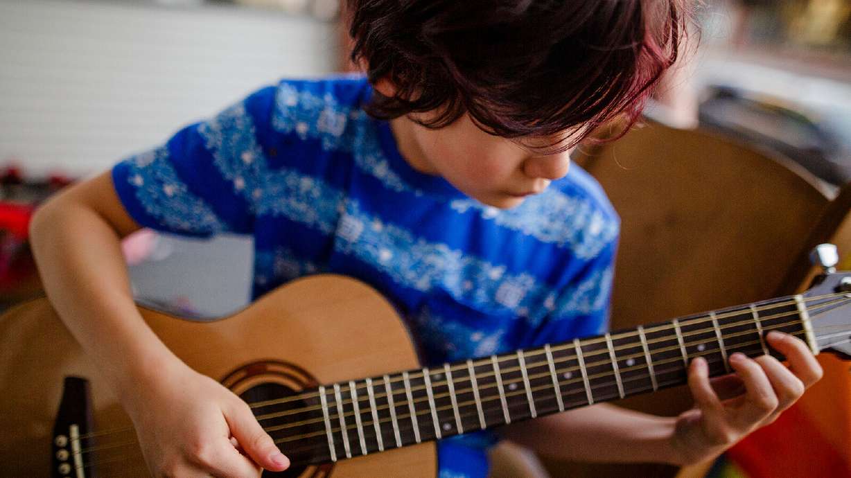 How to help kids develop the confidence to try new things includes parents projecting confidence in their children, experts say.