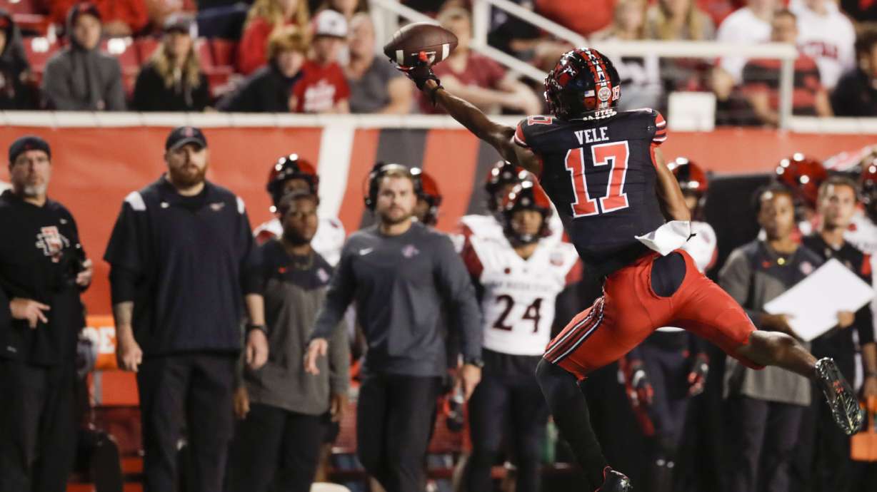 Devaughn Vele (17) of the Utah Utes misses a catch while playing the San Diego State Aztecs in Salt Lake City on Saturday, Sept. 17, 2022.