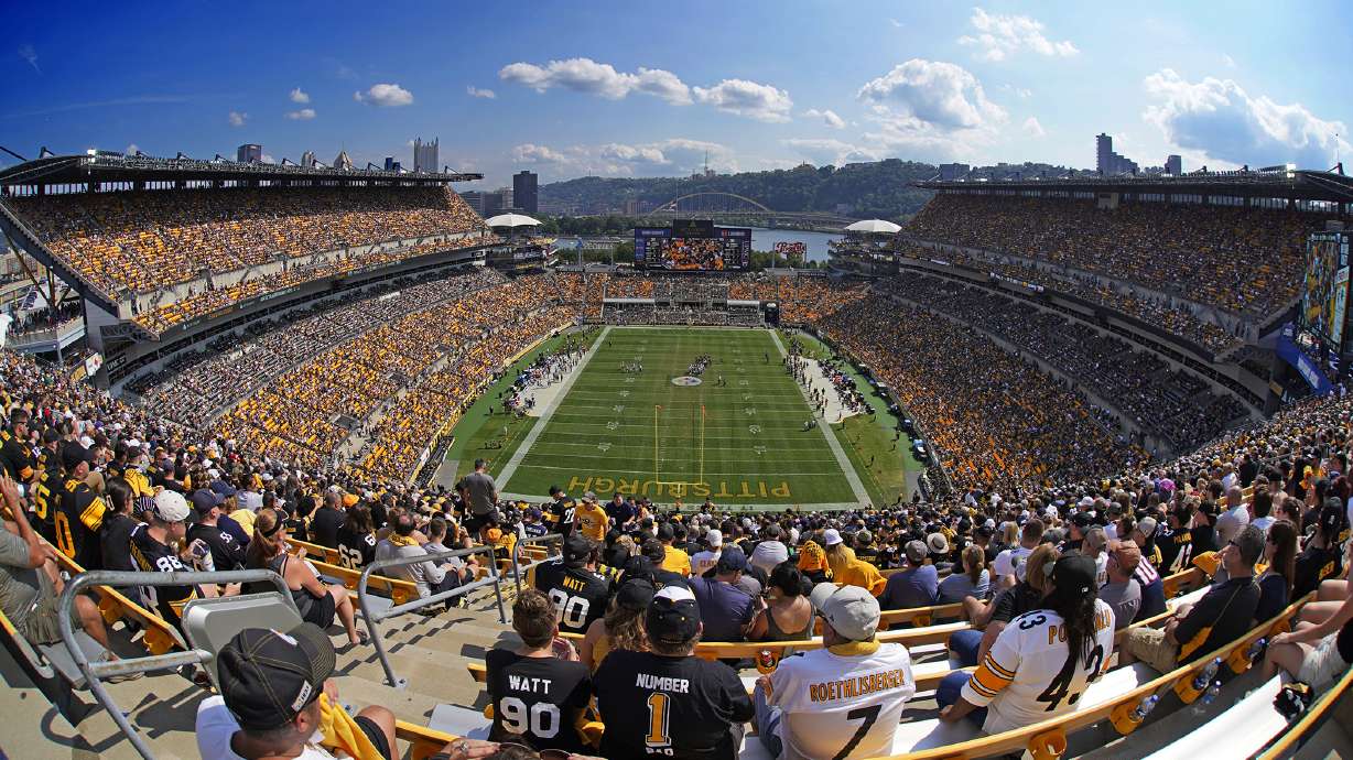 The Pittsburgh Steelers face the New England Patriots during an NFL football game at Acrisure Stadium in Pittsburgh, Sunday, Sept. 18, 2022.