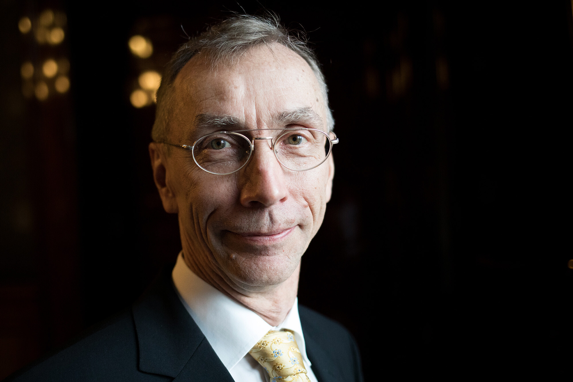 Swedish geneticist Svante Pääbo has won the Nobel Prize for medicine for pioneering the use of ancient DNA to unlock secrets about human evolution.