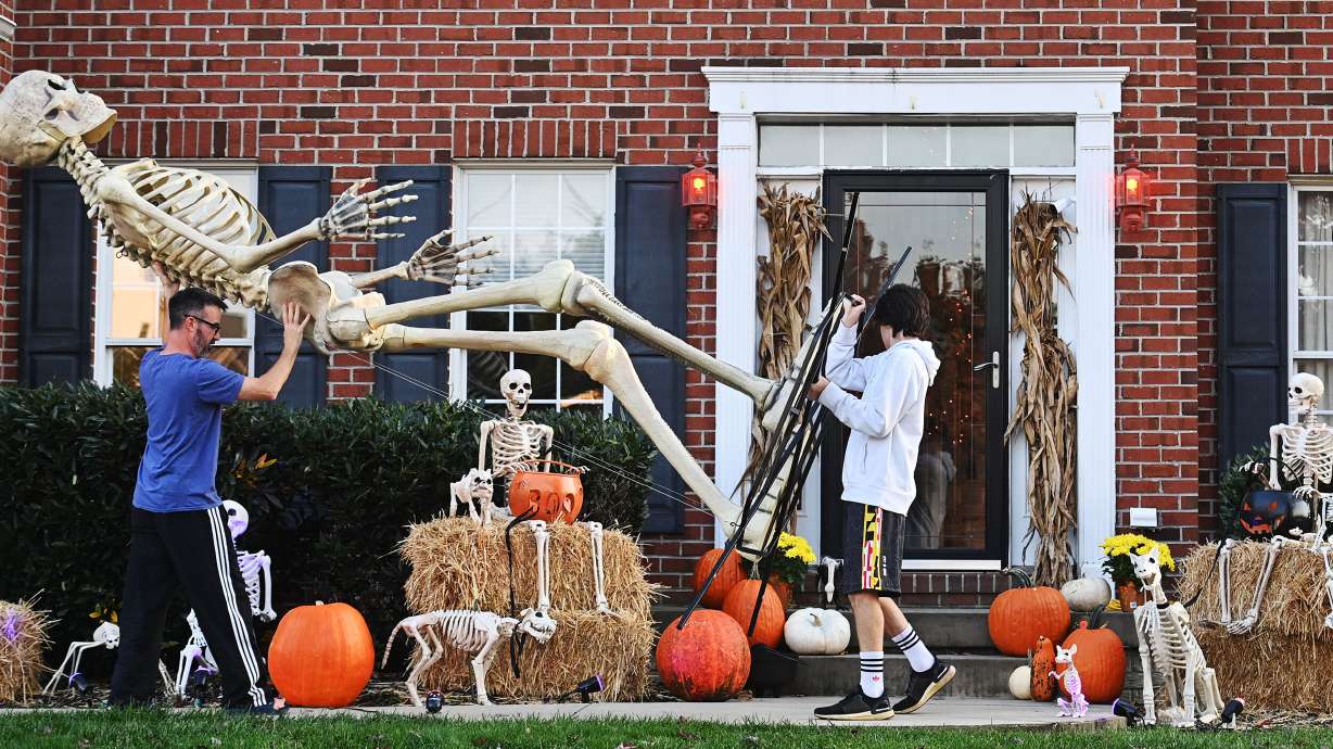 How a 12-foot skeleton became the hottest Halloween decoration around. A Maryland family is seen here breaking out their Home Depot skeleton, Herman, in 2020.