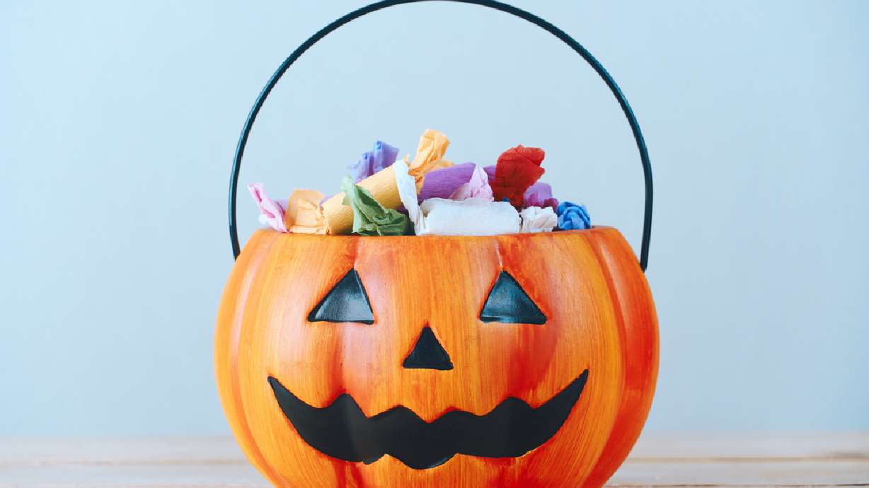 QUIZ: What Halloween candy are you?
