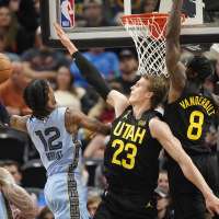 Twilight Zone? Jazz continue surprising start in rout over Memphis