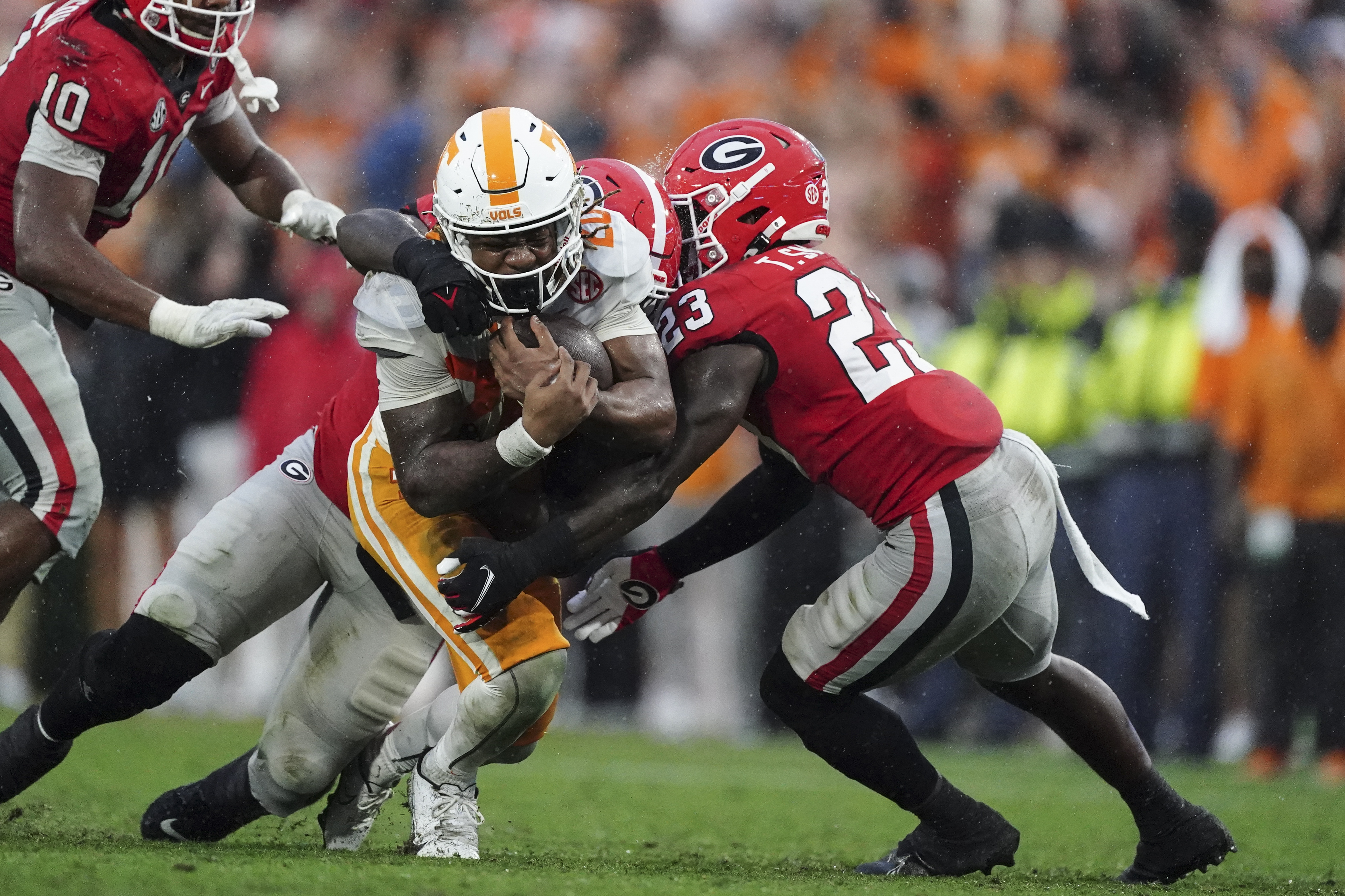 Josh Furlong's AP Top 25: Is there anyone that can stop Georgia yet?