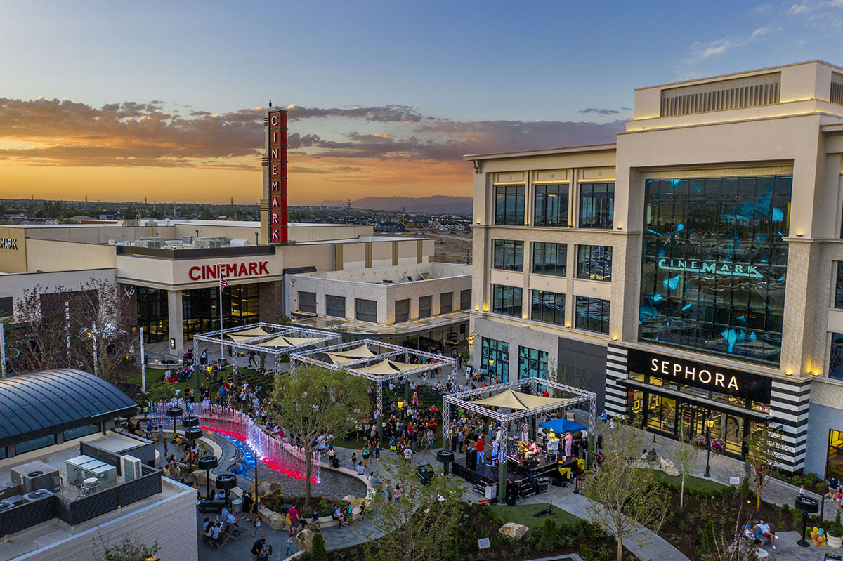 Santa is coming to Mountain View Village