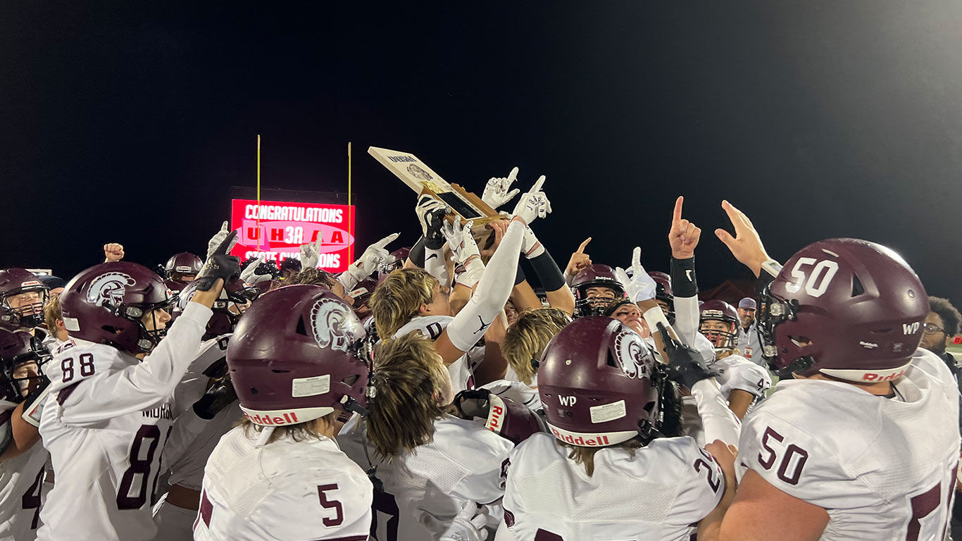 3A finals: Nick Despain throws for 6 touchdowns to help Morgan get past Juab