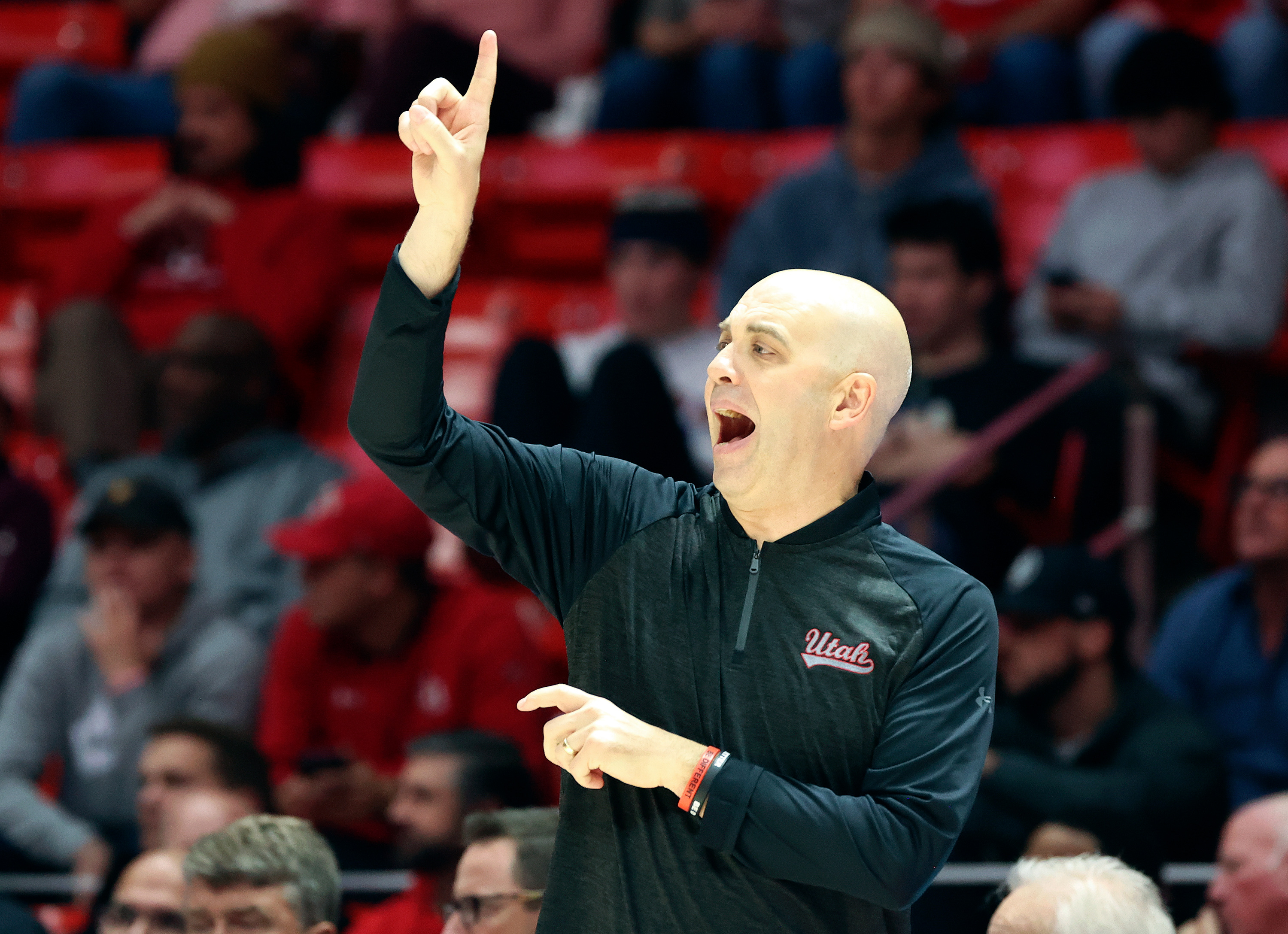 Last-second heave falls short as Utah loses to Mississippi State 52-49