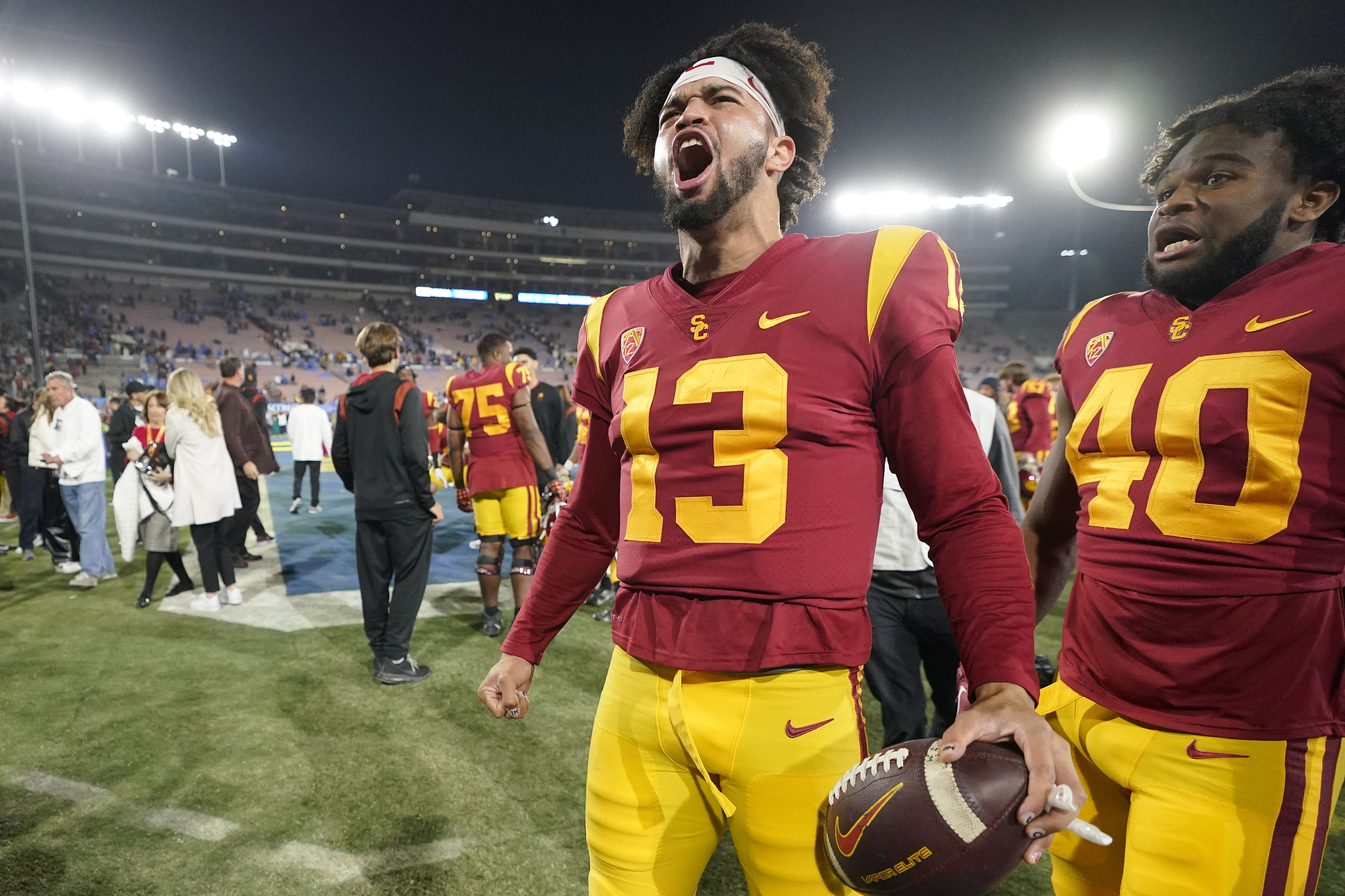 Josh Furlong's AP Top 25: USC takes commanding step in Pac-12, but top 4 remain