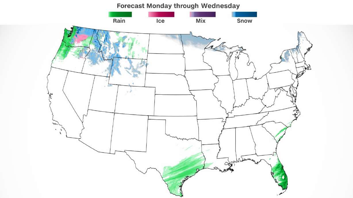Thanksgiving travelers could run into weather trouble on both coasts.