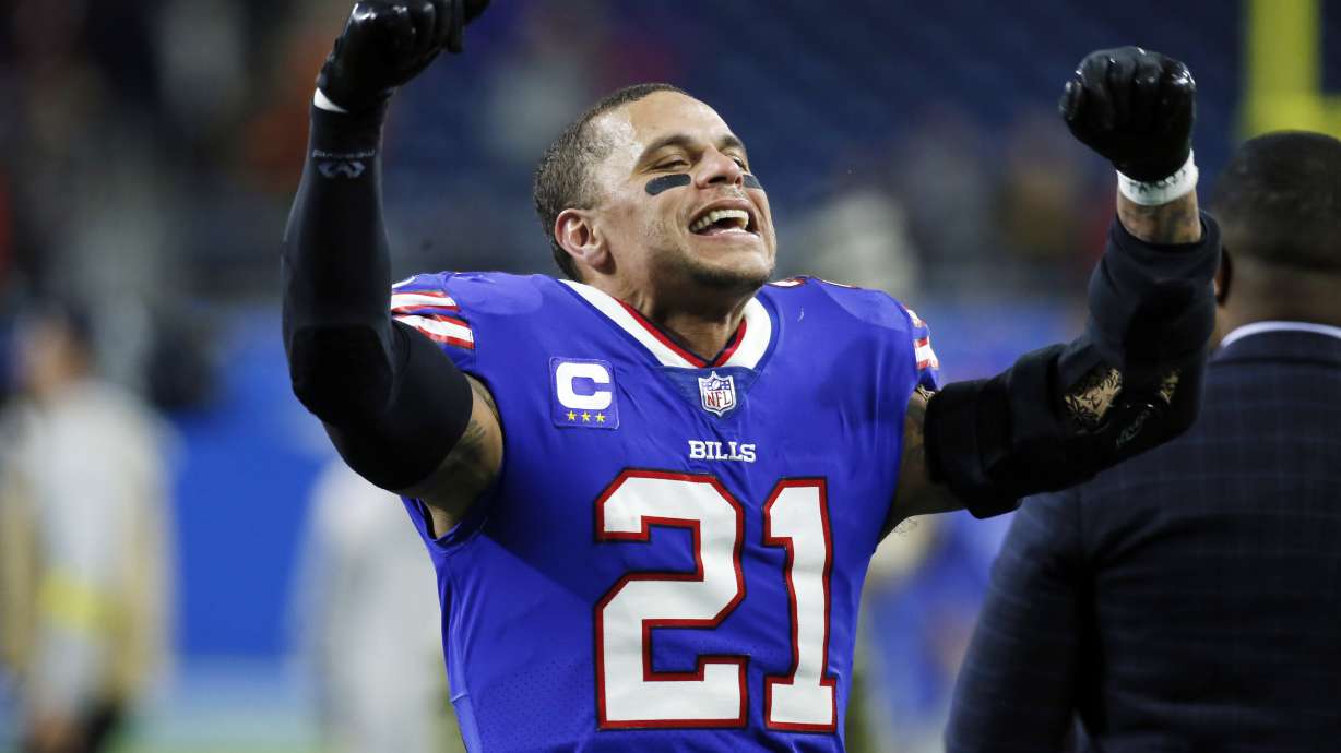 Buffalo Bills safety Jordan Poyer acknowledges the fans after an NFL football game against the Cleveland Browns, Sunday, Nov. 20, 2022, in Detroit.