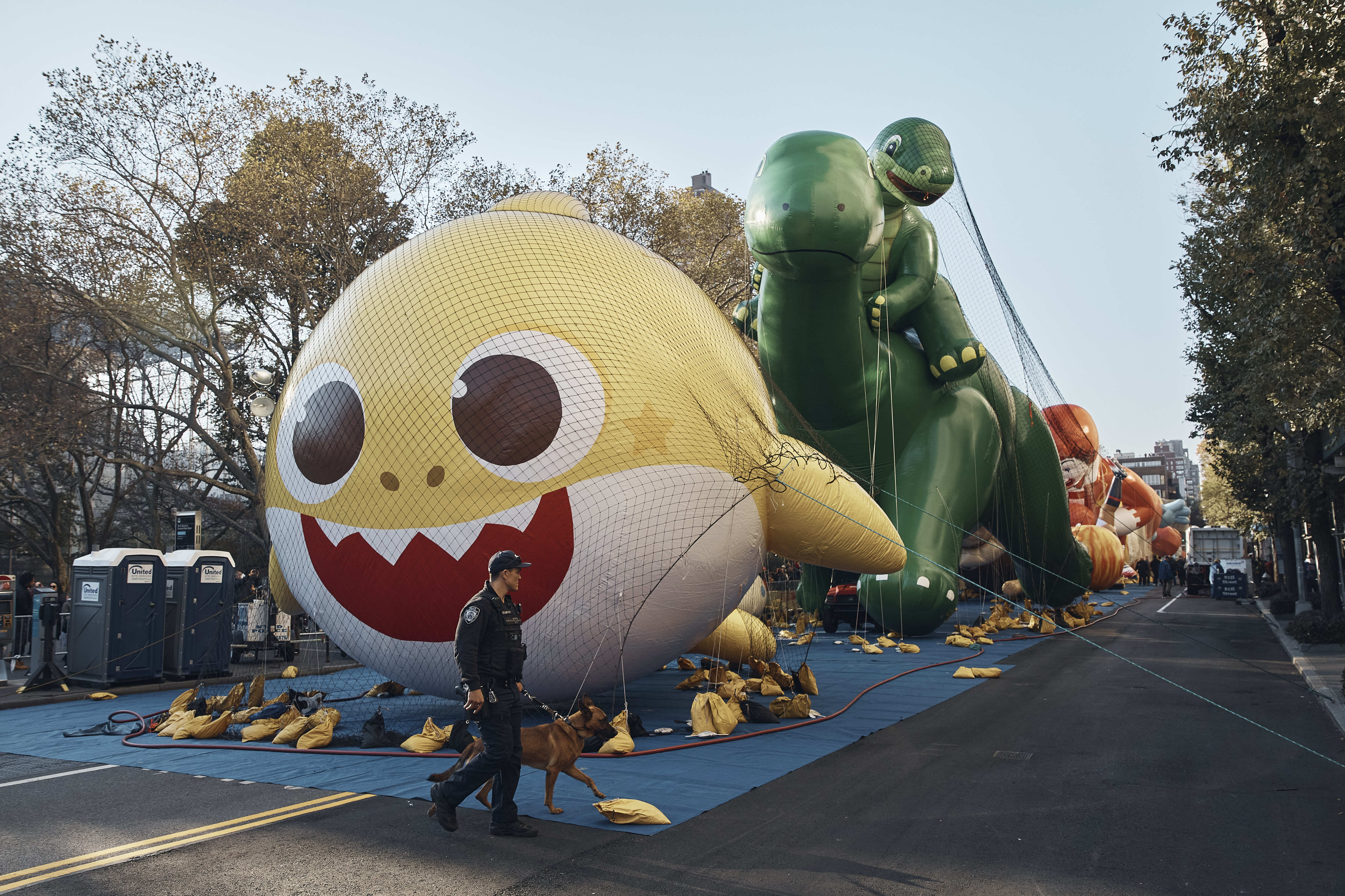 High-flying balloon characters star in Thanksgiving parade - Vimarsana News
