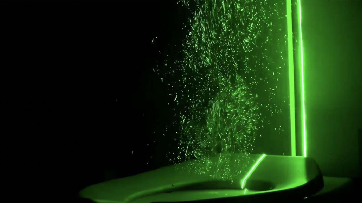 Forscher haben herausgefunden, dass die Spülung einer Toilette ohne Deckel krank machen kann Forscher haben herausgefunden, dass die Spülung einer Toilette ohne Deckel krank machen kann