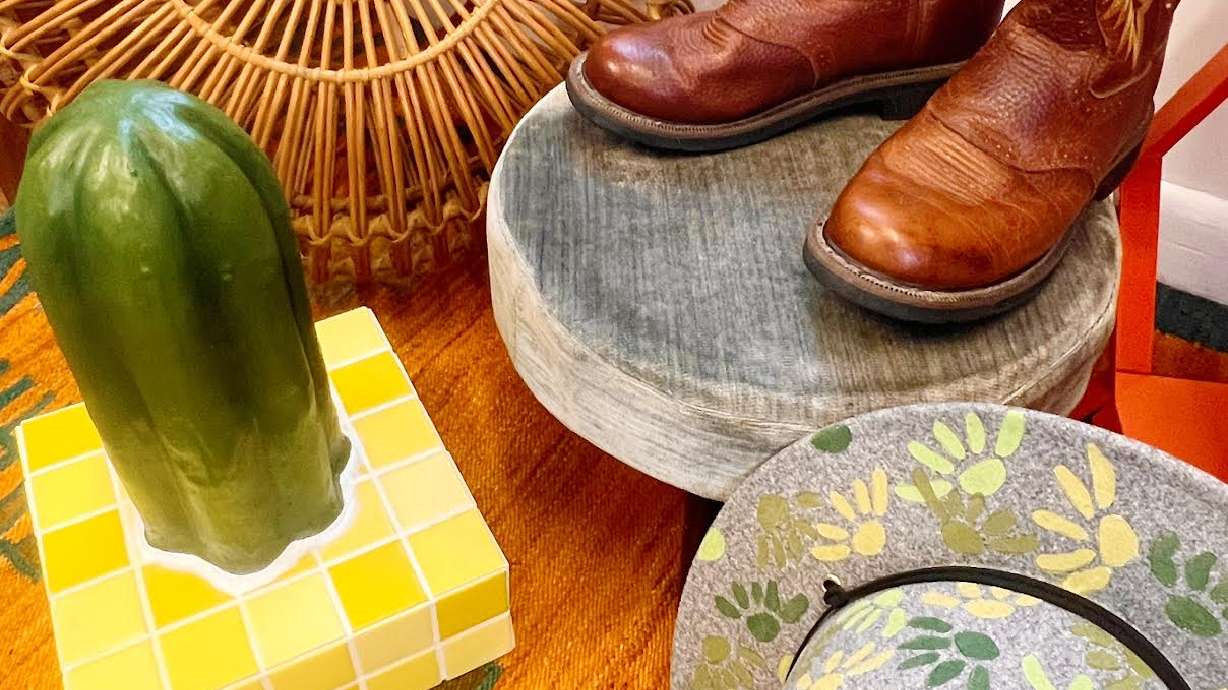 The Procrastinators Art Market features over a dozen local artists with a wide range of items and prices on Saturday. The market is designed to allow last minute holiday shopping to be locally sourced.