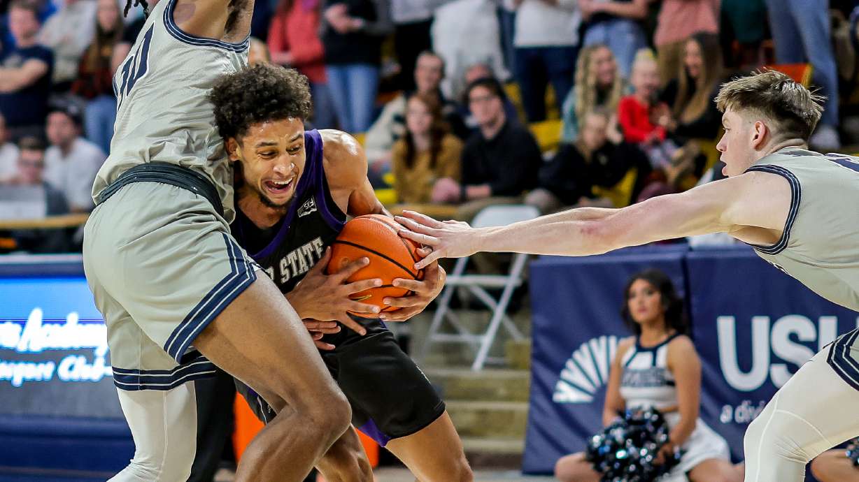 Weber State defeats Utah State 75-72 on Dec. 19, 2022.