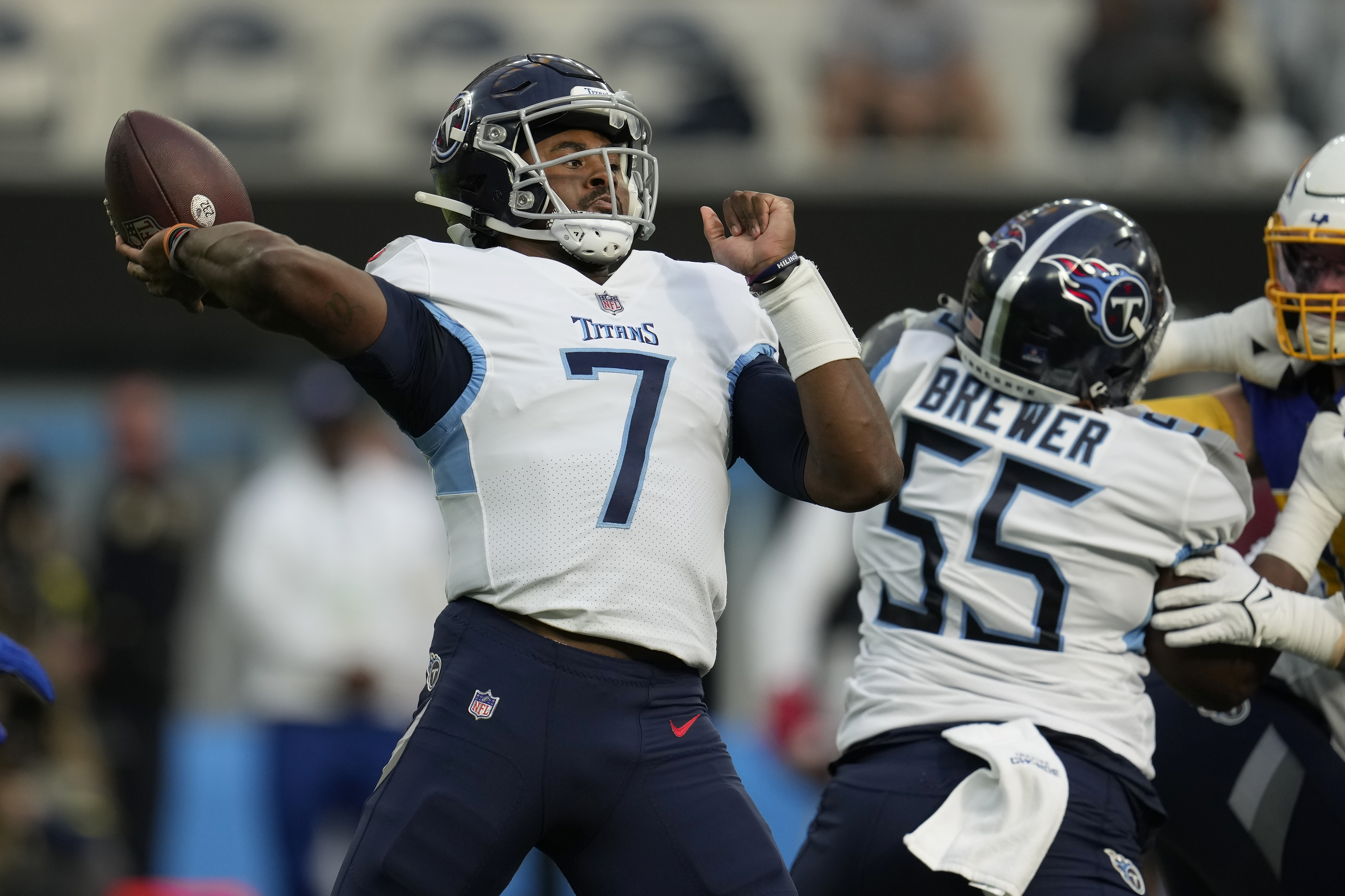 Tennessee Titans quarterback Malik Willis (7) passes against the Los Angeles Chargers during the first half of an NFL football game in Inglewood, Calif., Sunday, Dec. 18, 2022. 