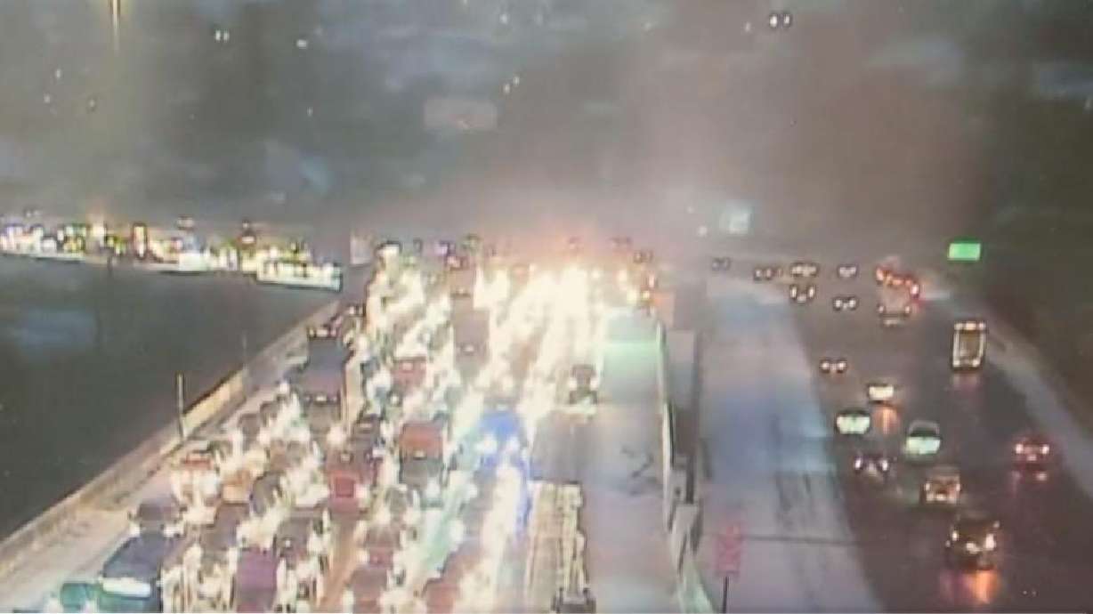 Traffic on southbound I-15 leaving Orem on the s-curves to Center Street in Provo Friday.