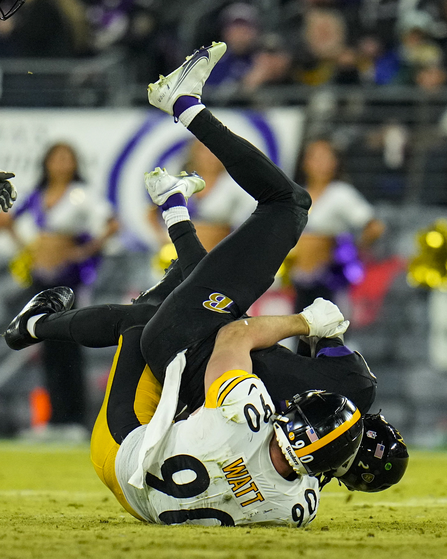 Steelers vs. Ravens Final Score: Steelers stay alive, beating the Ravens  16-13 in Week 17 - Behind the Steel Curtain