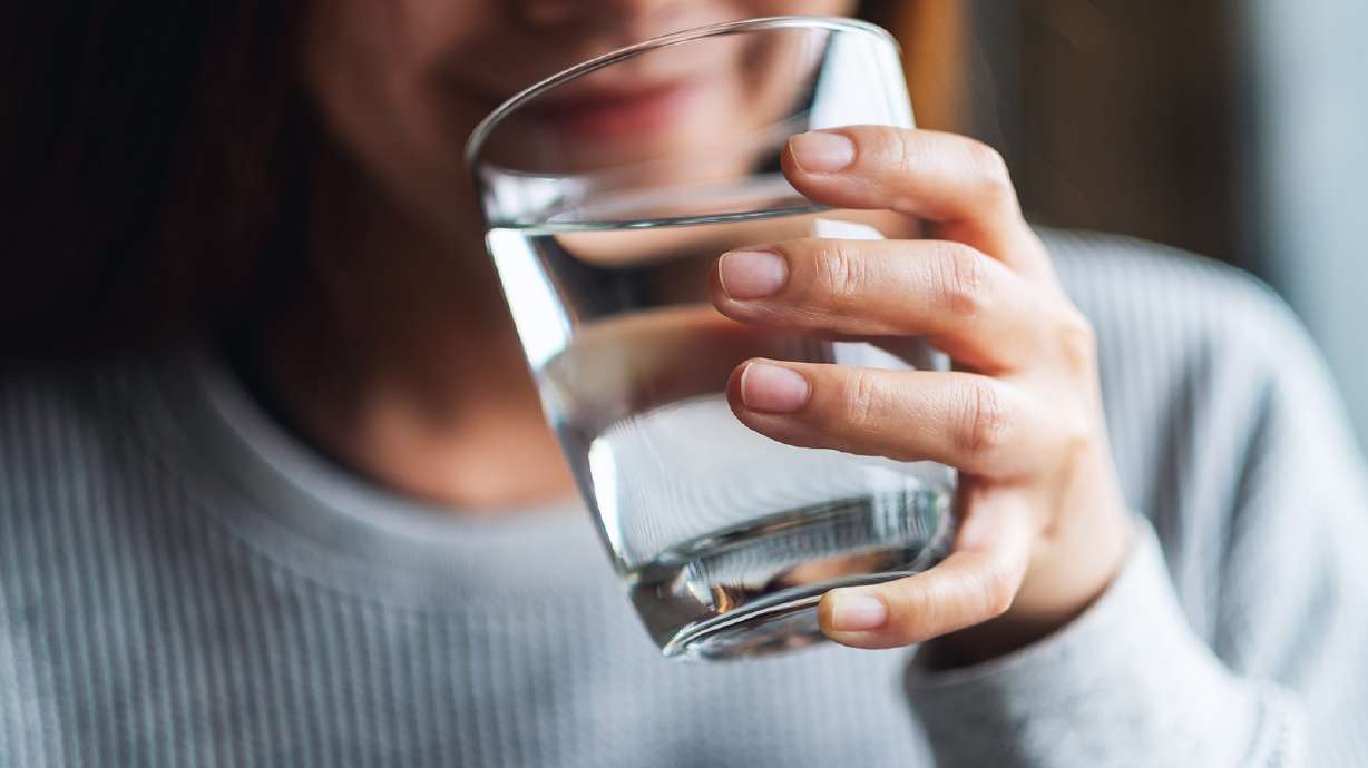 Being sufficiently hydrated might lower your risk for faster aging, a new study has found.