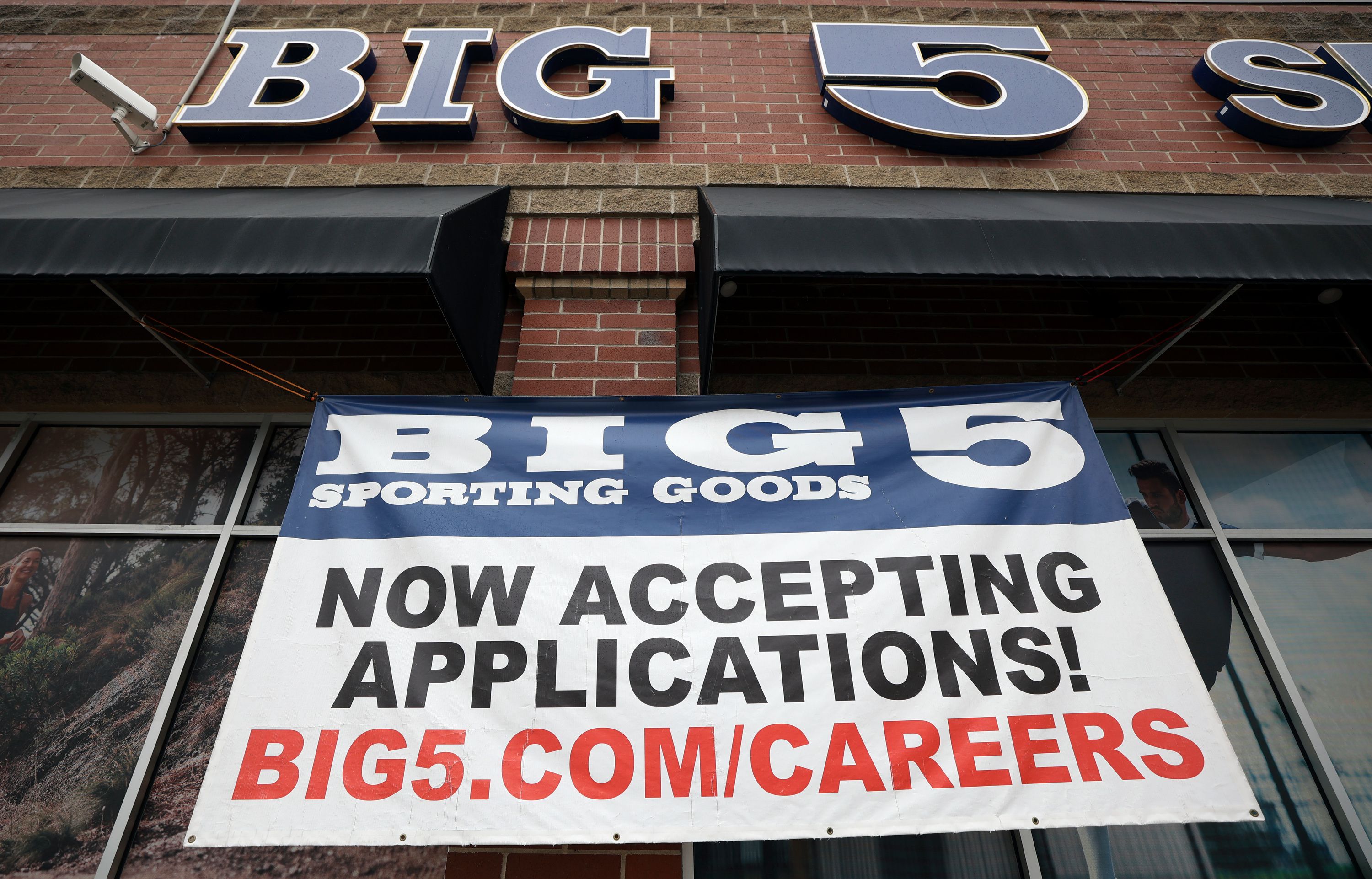 A U.S. jobs market that ran red-hot throughout 2022 kept that streak alive in December as unemployment notched down, matching a 53-year low as employers added 223,000 new positions.