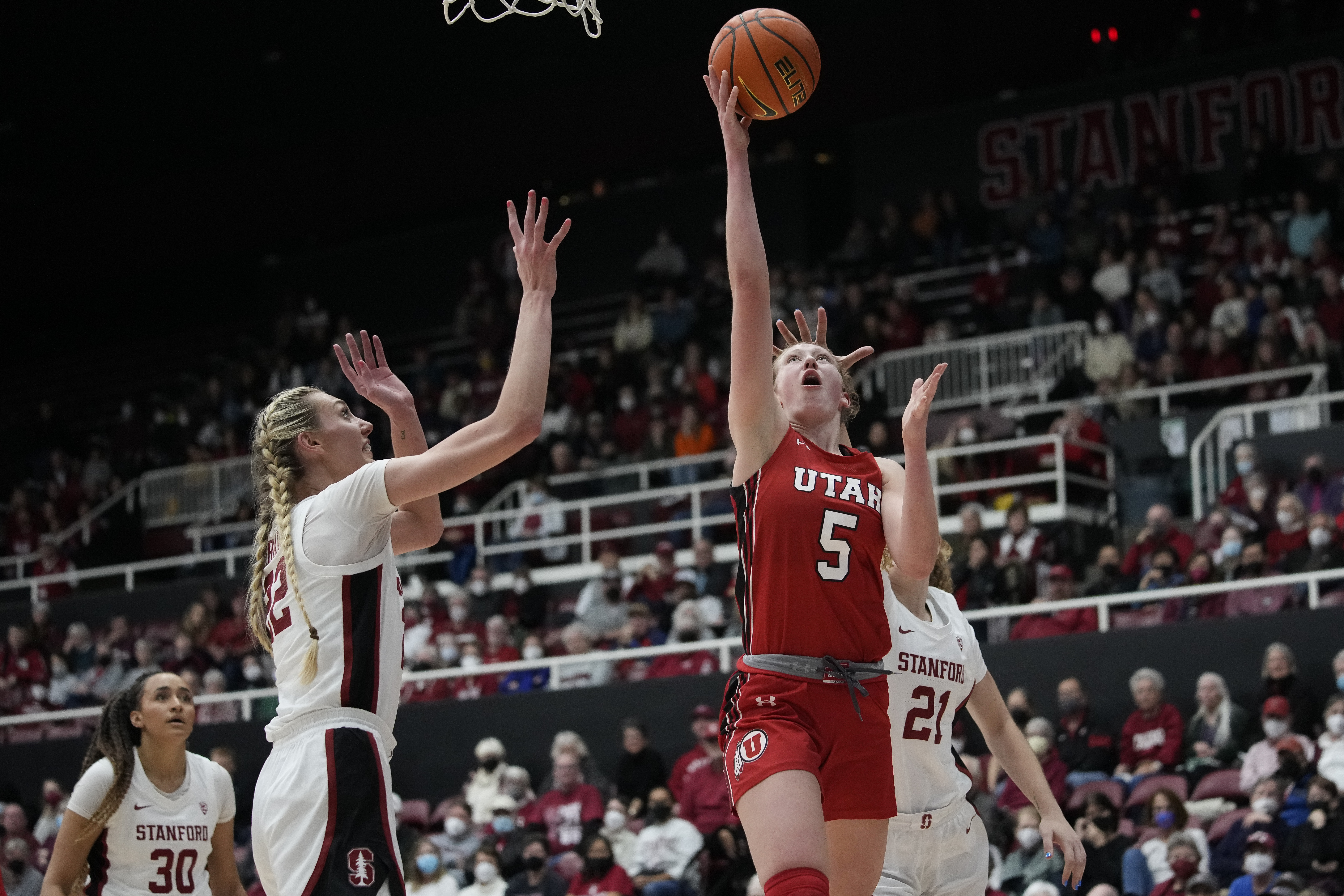Pili, Kneepkens lead No. 8 Utah past California for bounceback win