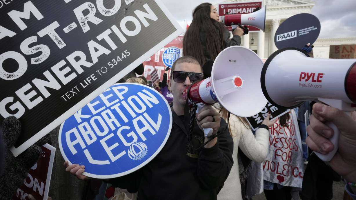 Women's marches demanding the protection of abortion rights drew thousands of people to the streets across the country on Sunday.