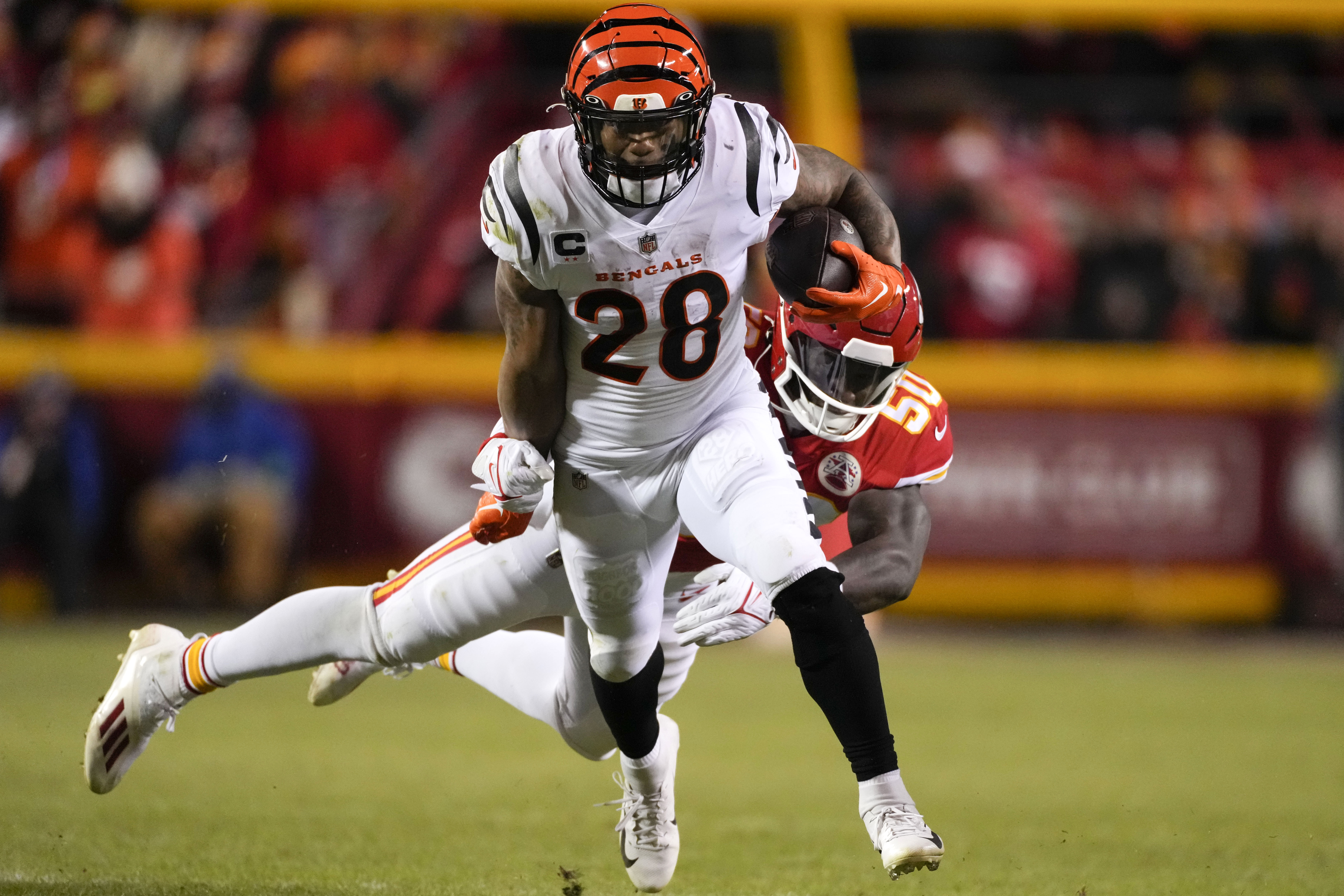 Bengals' Joe Mixon charged with pointing gun at woman | KSL.com