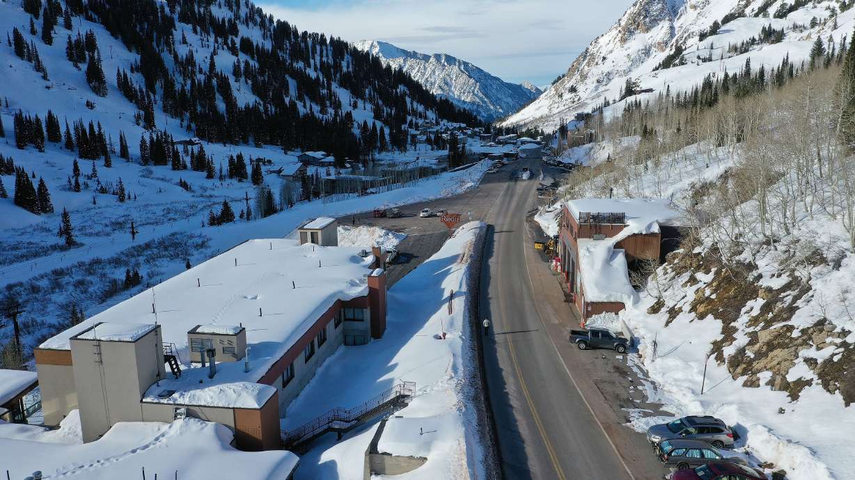 A man died Saturday after he fell down the side of the mountain near Lisa Falls in Little Cottonwood Canyon, police said.