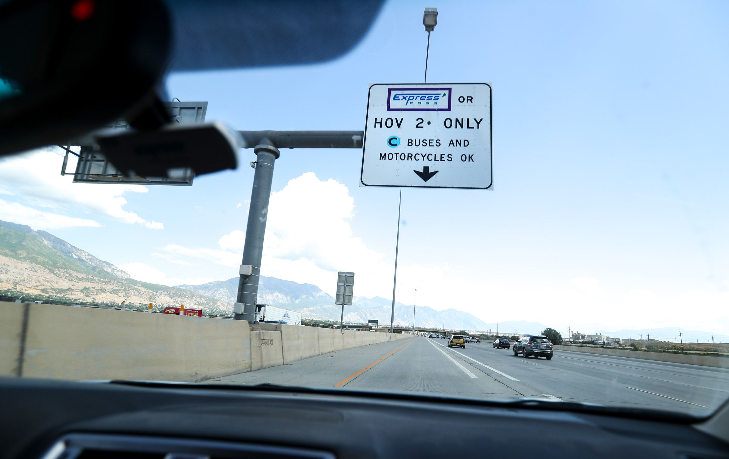 A bill to permit pregnant women to use the carpool lane failed to move forward in a state senate committee.