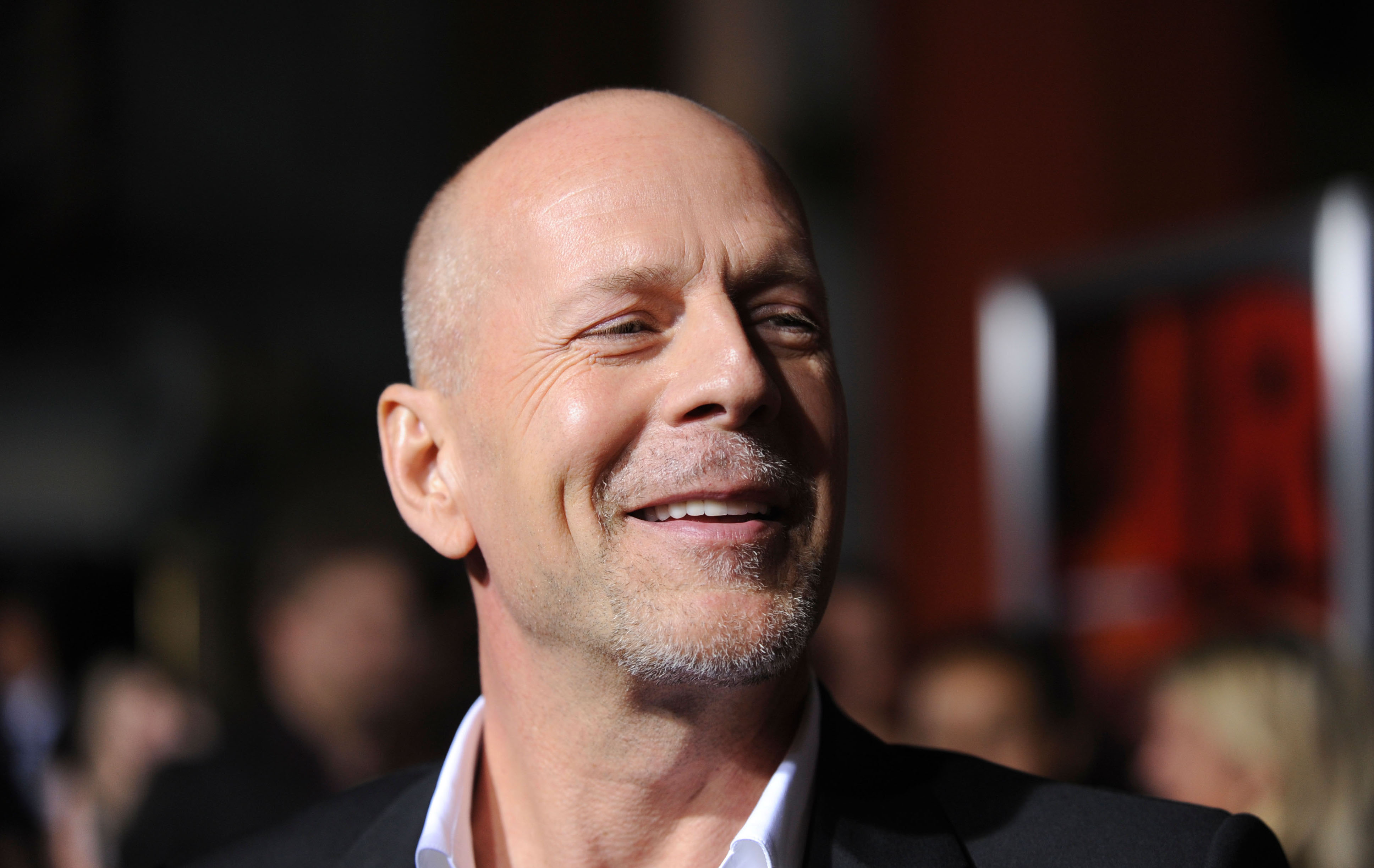Bruce Willis' family shares an update on his health and new diagnosis - Vimarsana News
