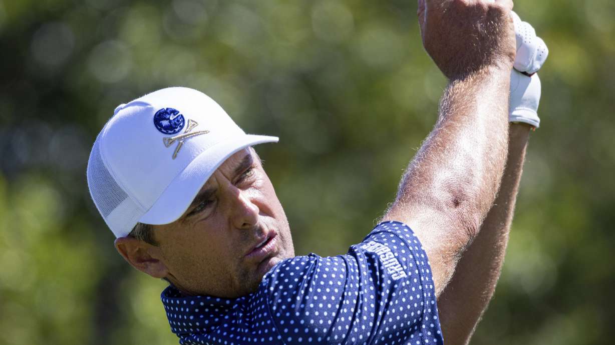 Charles Howell III of Crushers GC hits his shot from the sixth tee during the final round of the LIV Golf Mayakoba at El Camaleón Golf Course, Sunday, Feb. 26, 2023, in Playa del Carmen, Mexico.