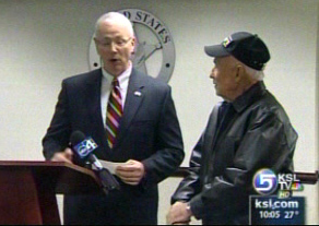 Man Honored for Helping Catch Escaped Convicts