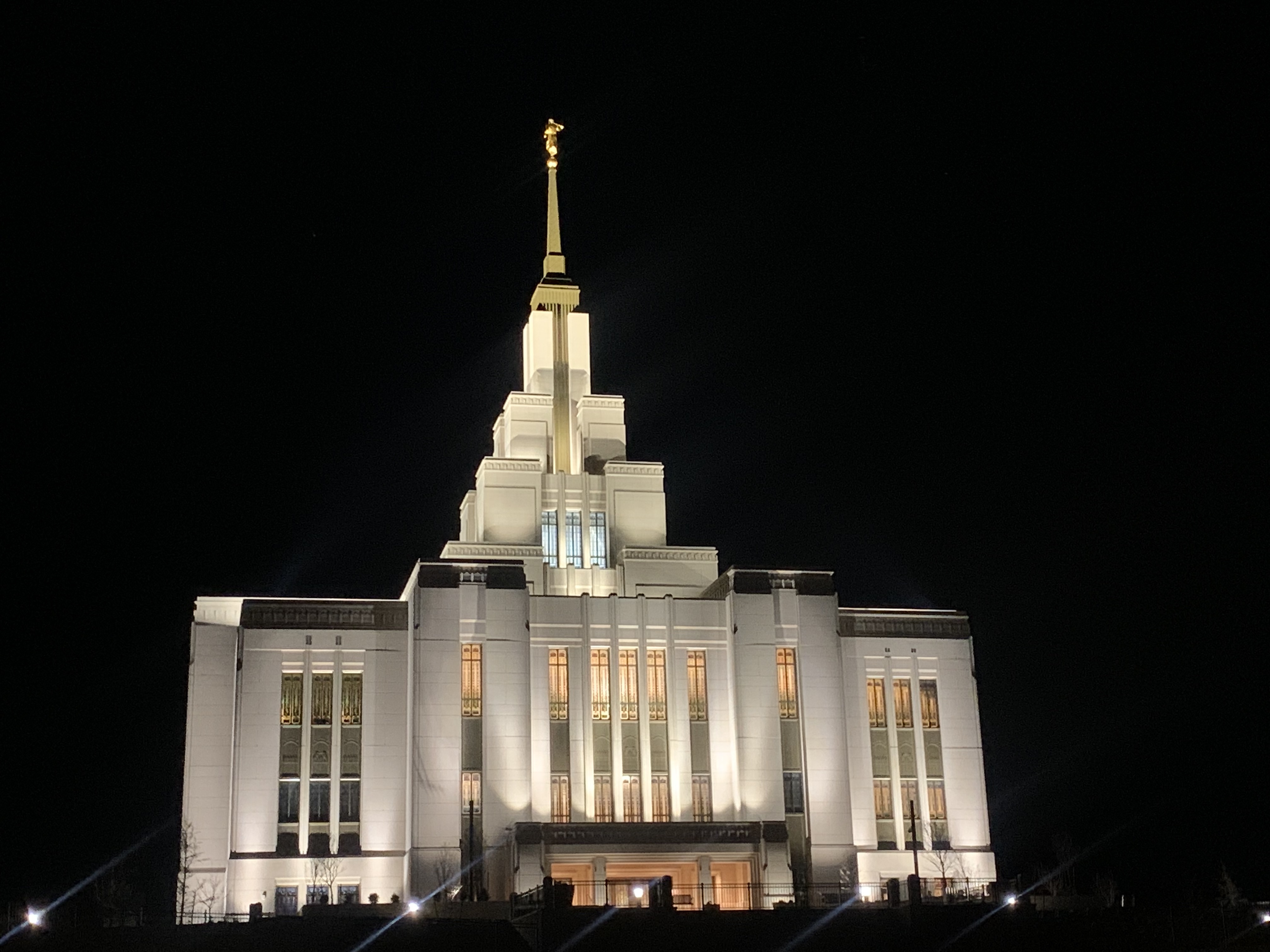 The open house for the Saratoga Springs Utah Temple of The Church of Jesus Christ of Latter-day Saints will begin on April 15. Reservations for the event can now be made.