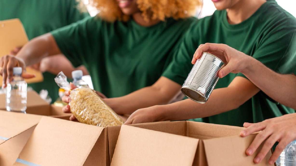 5 ways you can benefit from giving back to your community